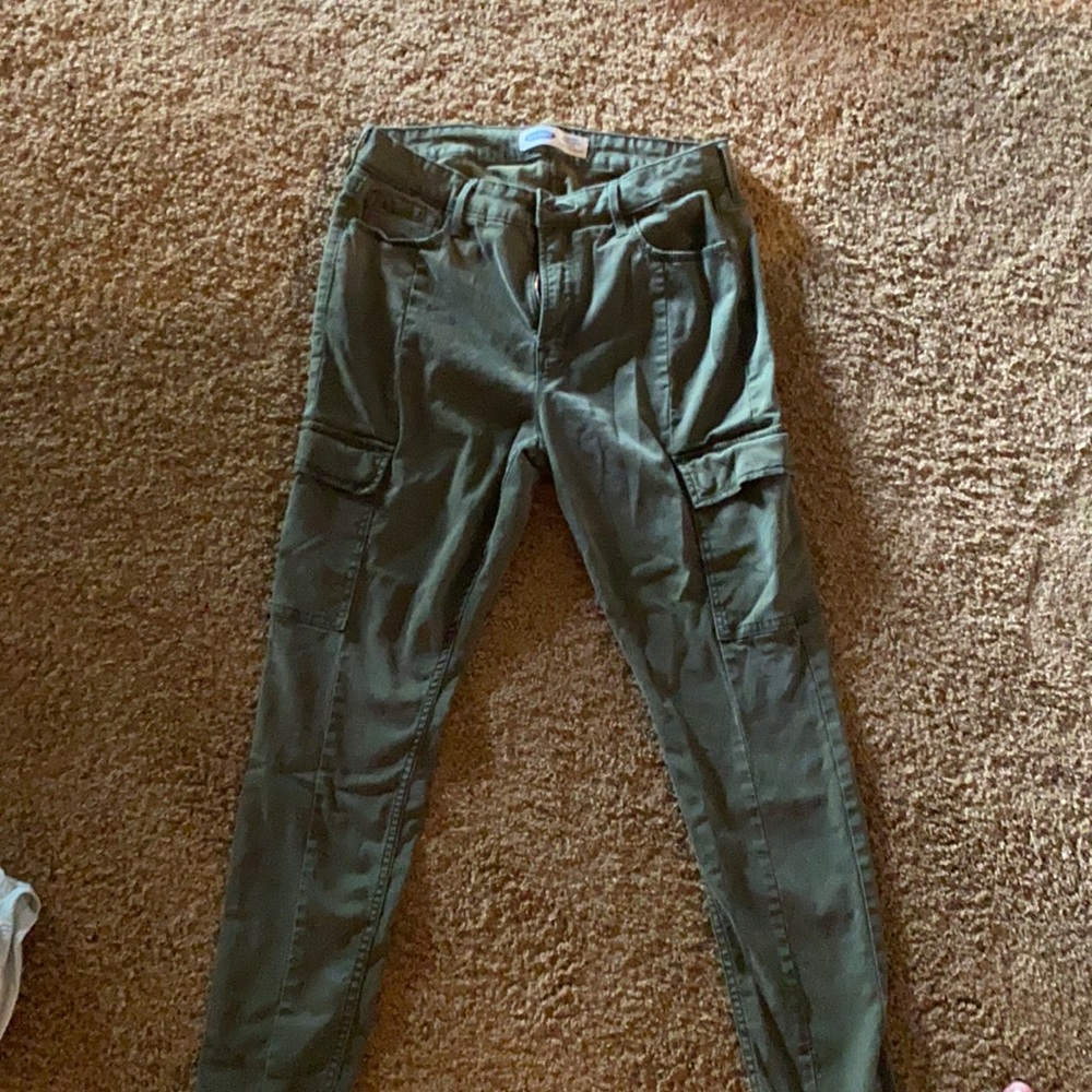Old navy army green pants! Great condition